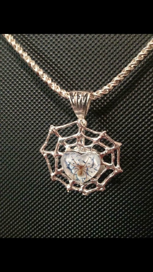 Image of Xxx Z’ SM HEART w/ WeB NECKLACE xxX