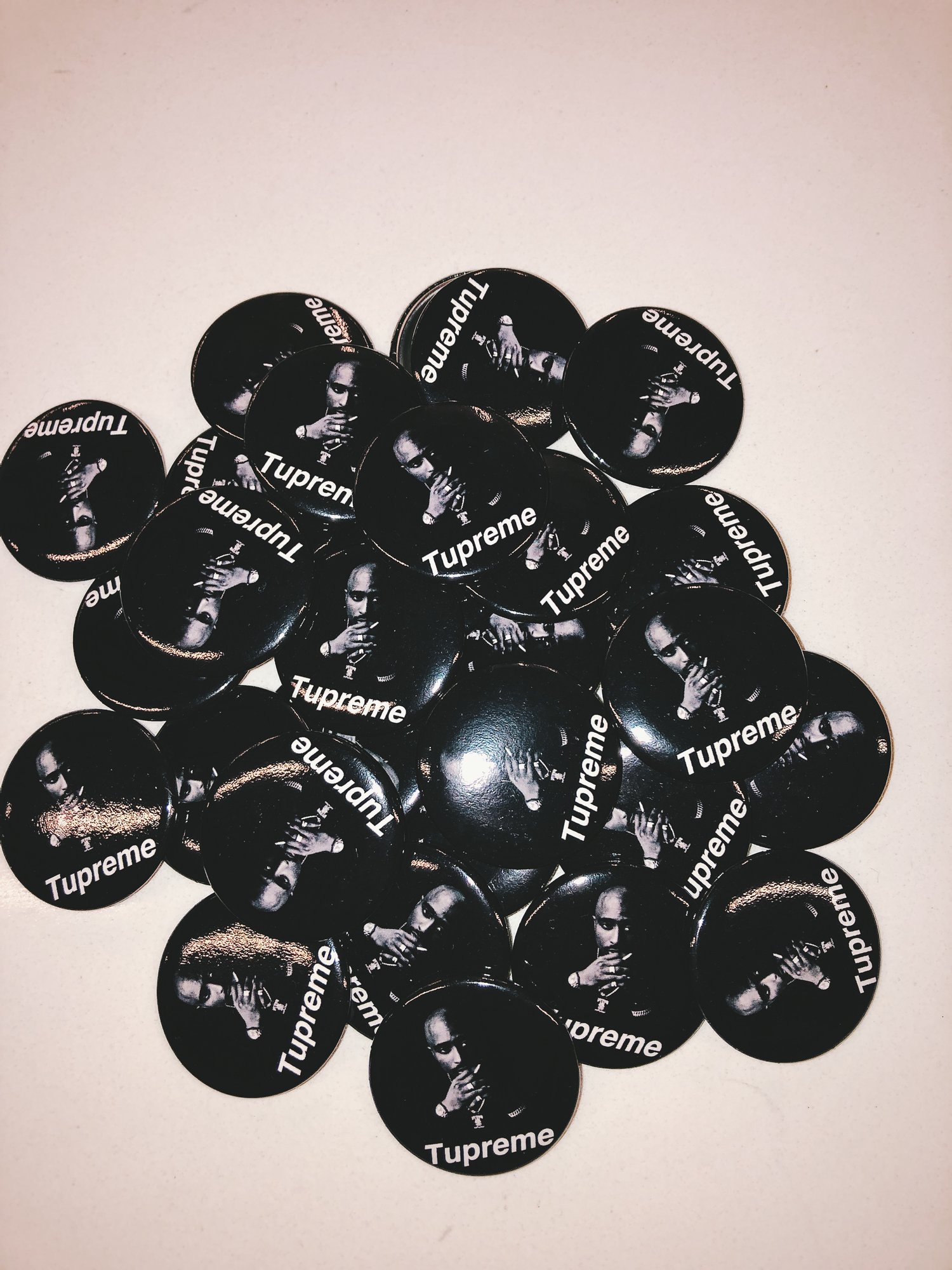 Image of Tupreme button (Black)