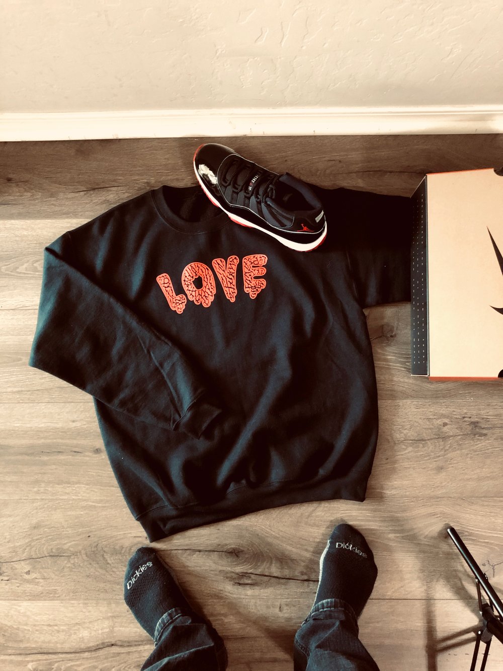 Love crewneck Sweater | Bred
