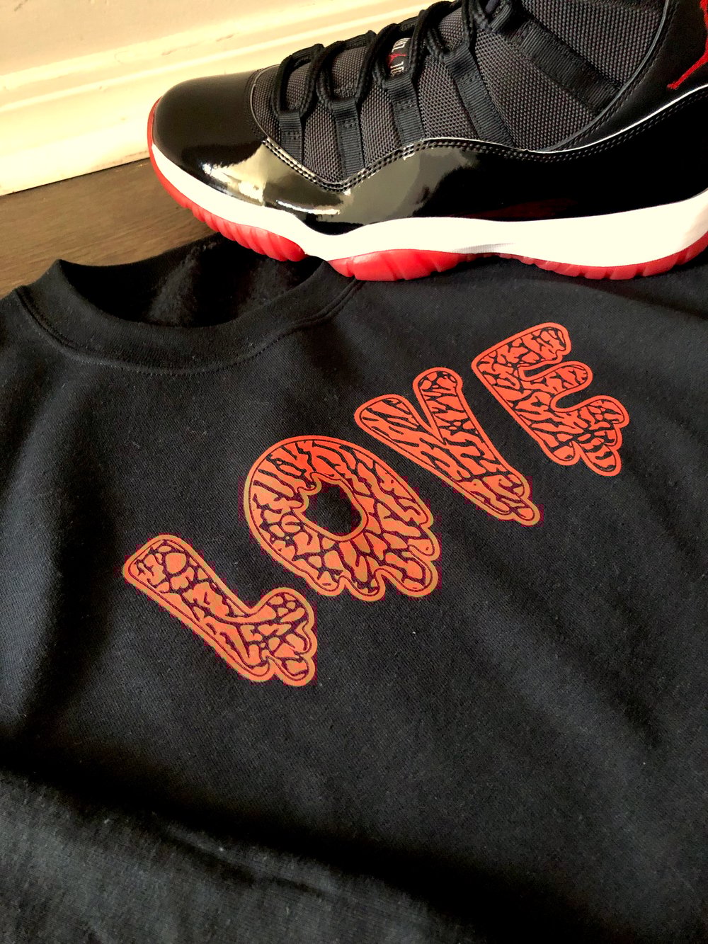 Love crewneck Sweater | Bred