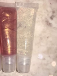 Lip glosses 