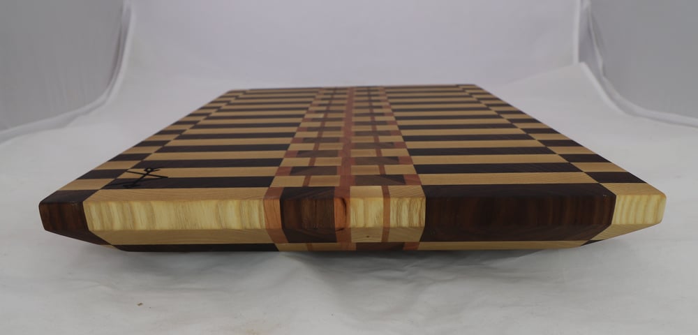 Image of END-GRAIN CUTTING BOARD - Bar Top