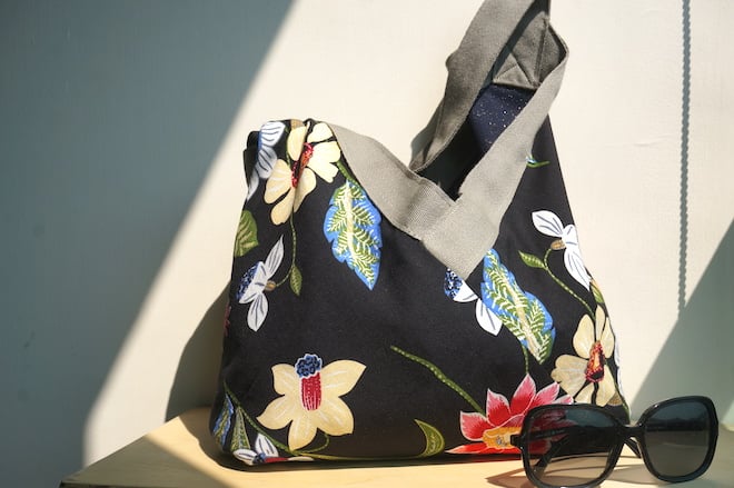 Image of Yvonne & Annette bag spring sky