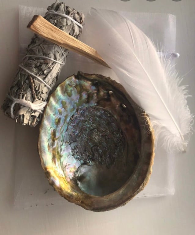Image of SAGE & PALO SANT SMUDGE/CLEARING KIT