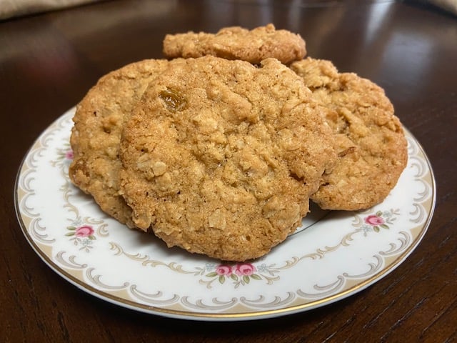 Image of Blue Ribbon Oatmeal Raisin Cookies - 1 dozen