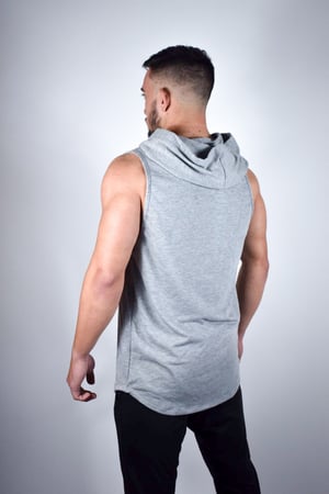 Image of SIGNATURE CUT OFF HOODIE LIGHT GREY 
