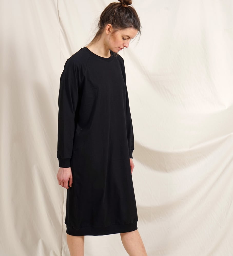 Image of Long Pulli Dress schwarz