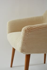 Image 4 of Fauteuils Coquilles ivoires