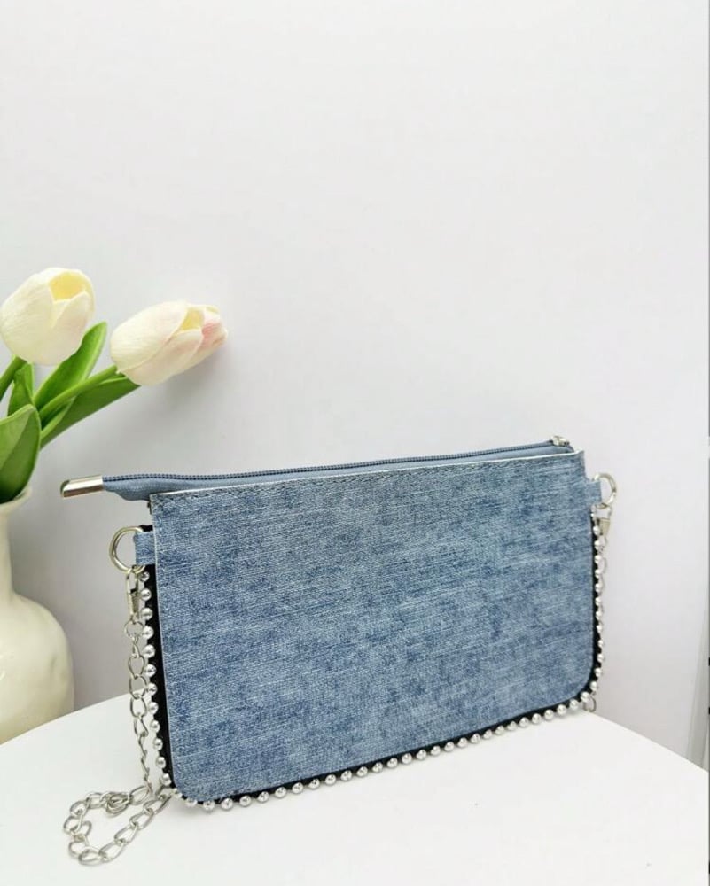 Image of “Chain Crossbody Purses”