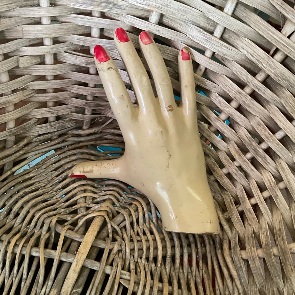 Image of mannequin hand no,2