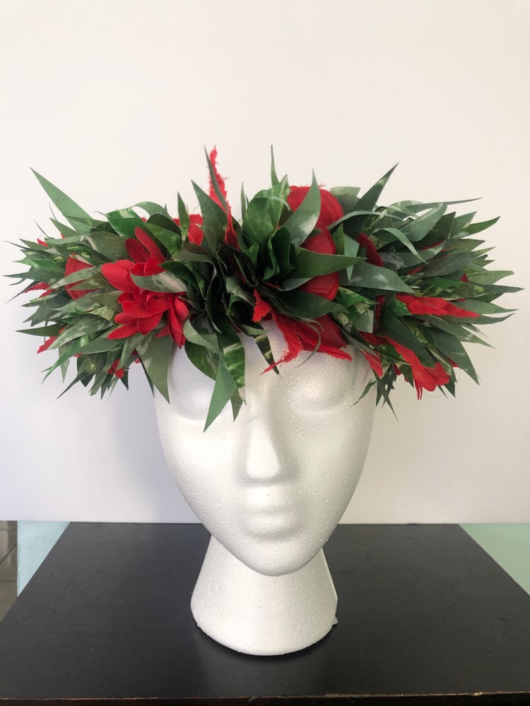 Image of Red and Green Lei Po'o by Pikake