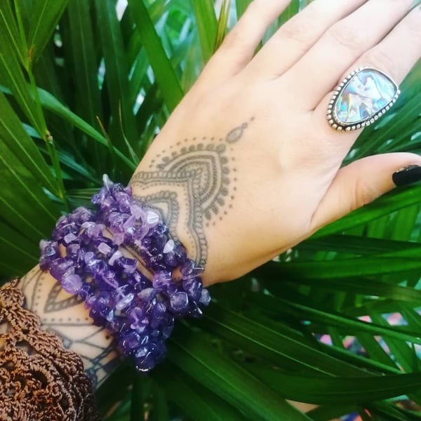 Image of Amethyst chipstone braclet 