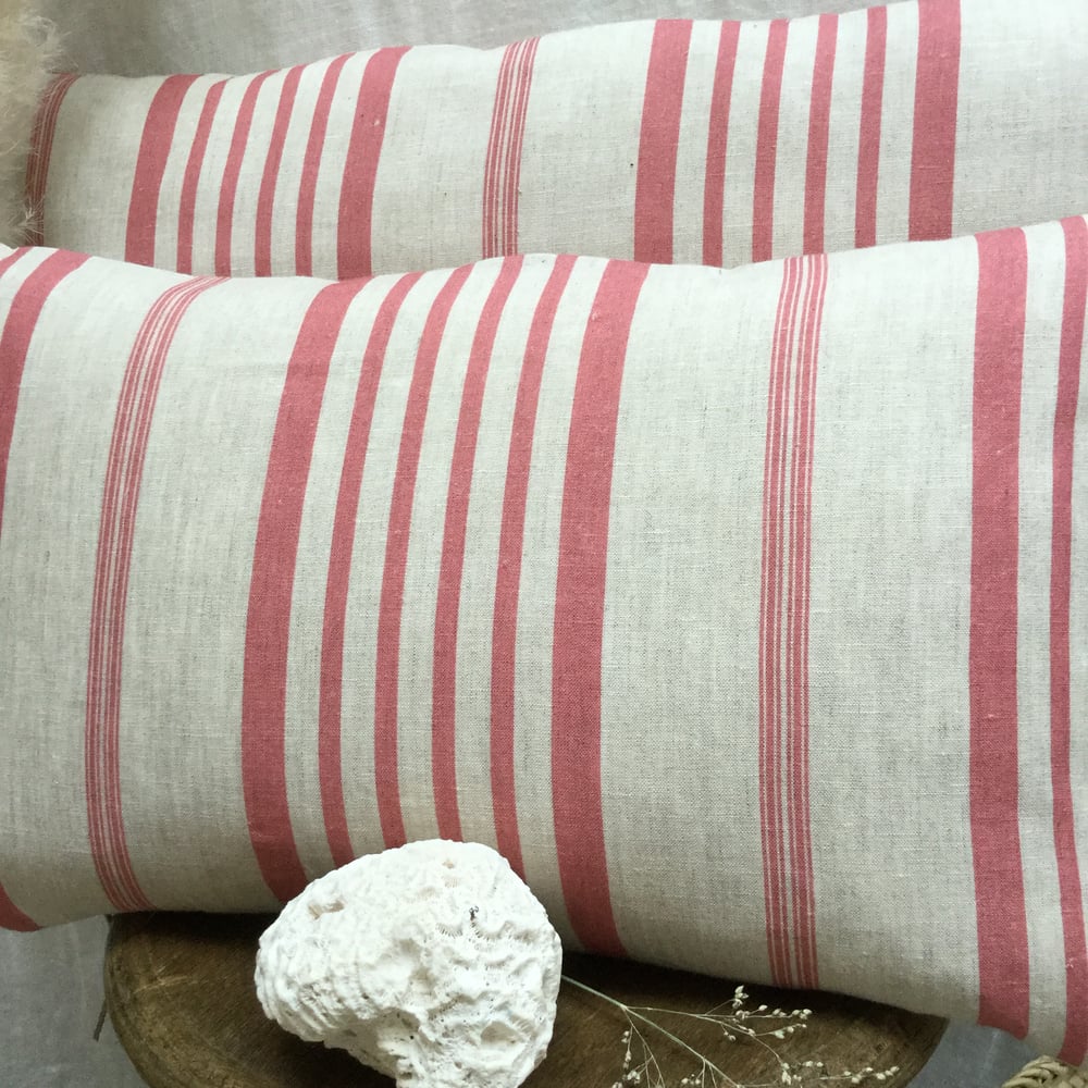 Image of Housse de coussin Jolly Stripe raspberry  2 dimensions