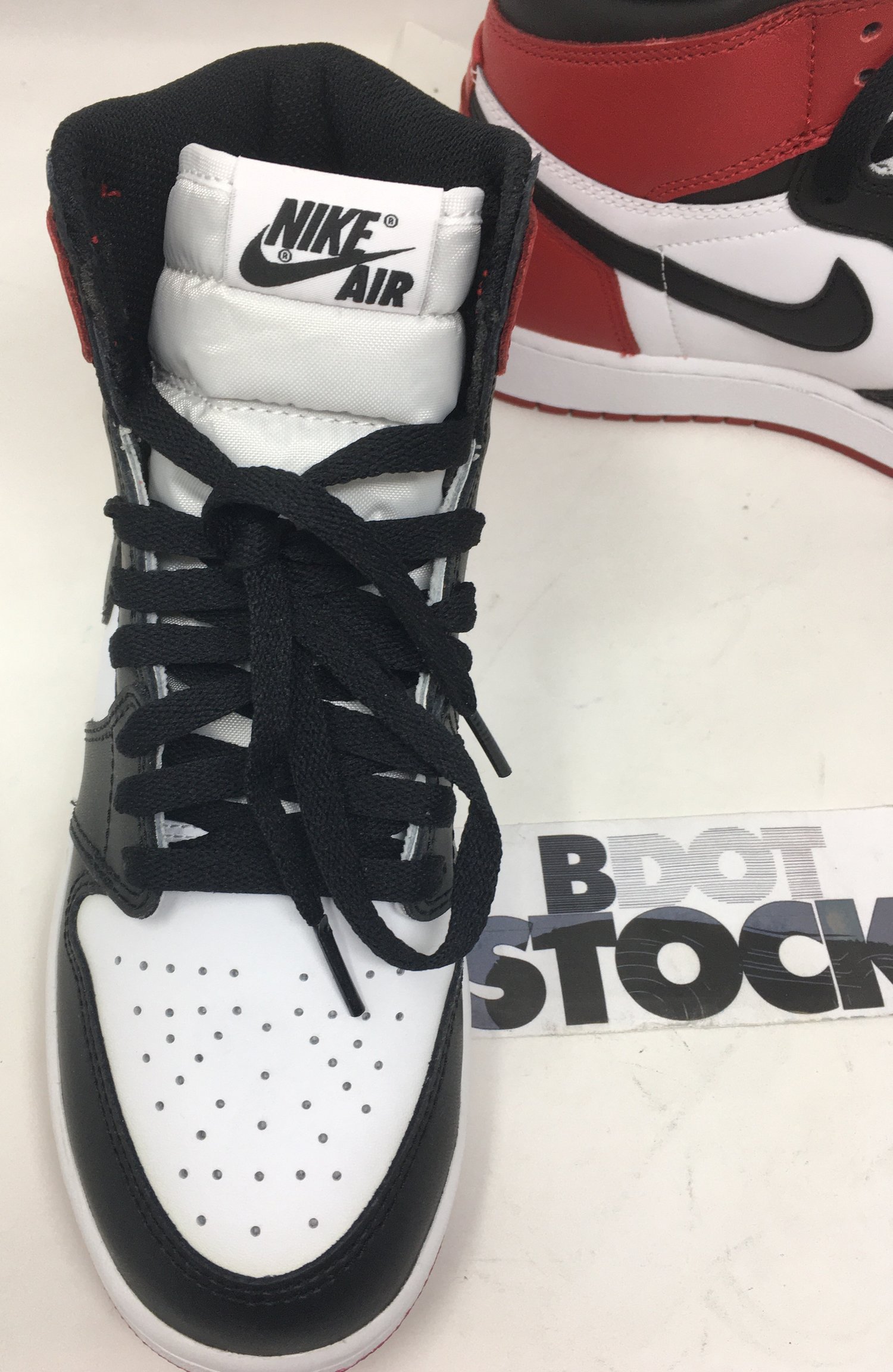 Image of Nike Retro Air Jordan 1 "Black Toe" Sz 6.5Y