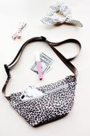 Image 1 of the FANNIE fanny pack PDF pattern