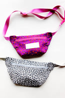 Image 1 of the FANNIE fanny pack PDF pattern