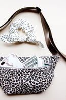 Image 4 of the FANNIE fanny pack PDF pattern