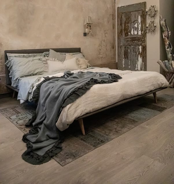 Image of Letto in ecopelle vintage grigio 