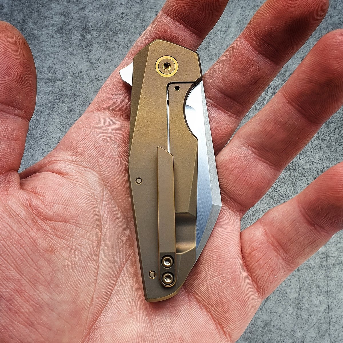 Image of P'Ti bronze