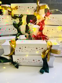 Image 4 of CHRISTMAS SHOP - Crackers With 5 Wax Melts