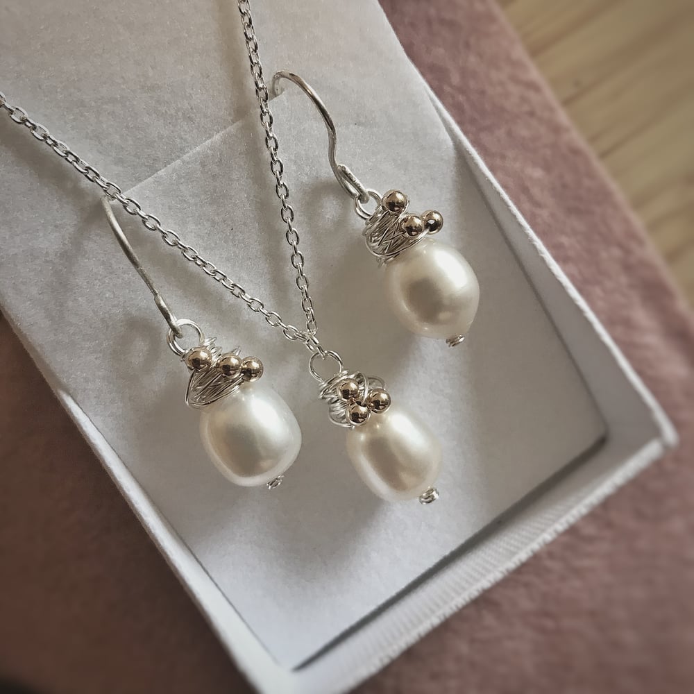 Image of ’Lamorna Earrings & Pendant’ Natural Pearls in Sterling Silver