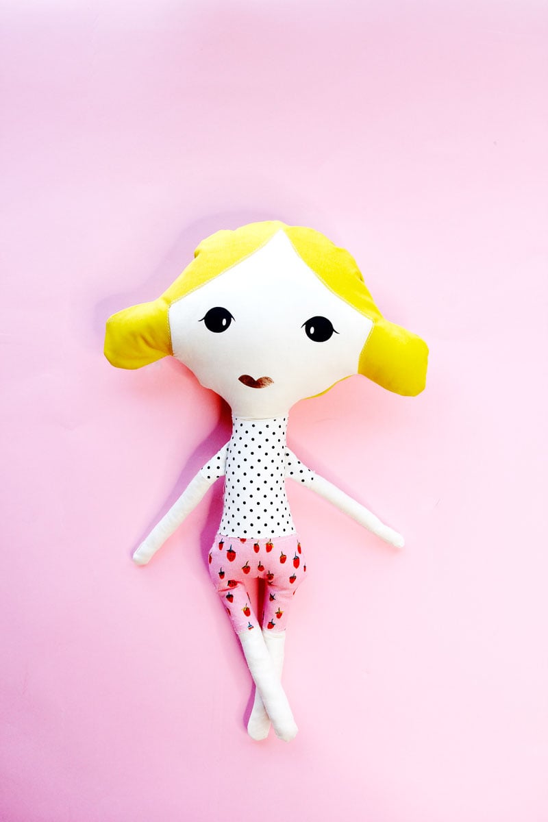 Image of the DOLL SEWING PATTERN pdf
