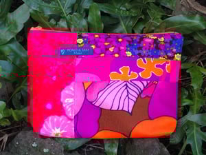 Image of Vintage Hawaiian fabric clutch #28