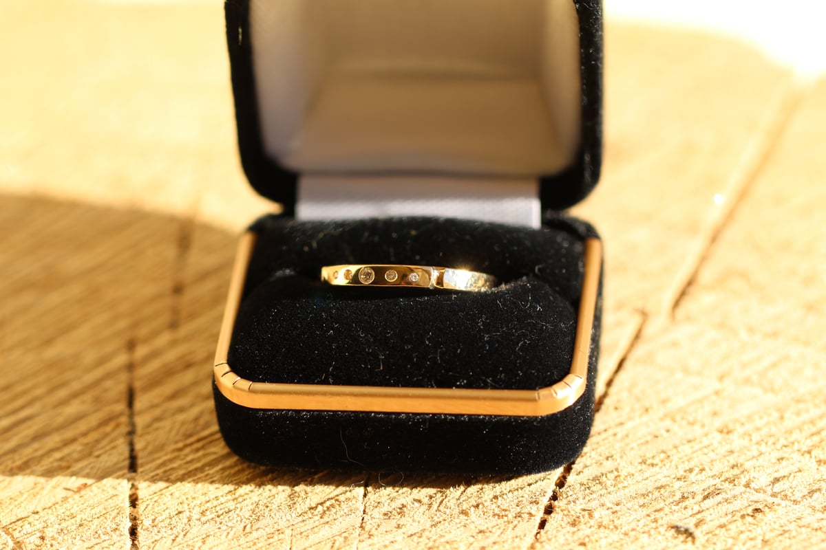 Image of Artemis: 18ky Gold & VS-1 Diamond Stacking Ring