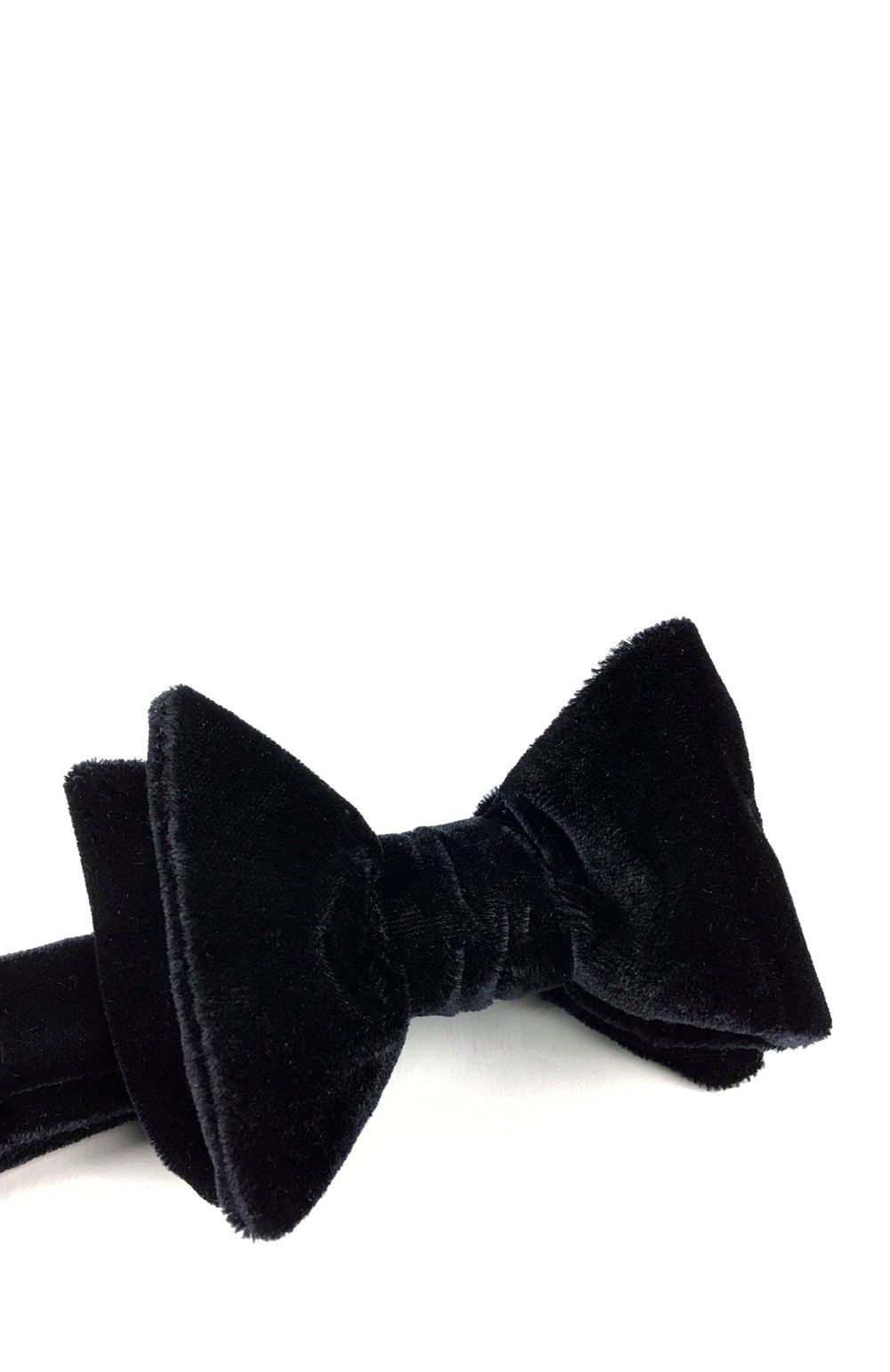 CLASSIC SIZE VELVET BOWTIE