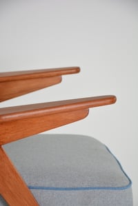 Image 4 of Fauteuil BUNNY gris