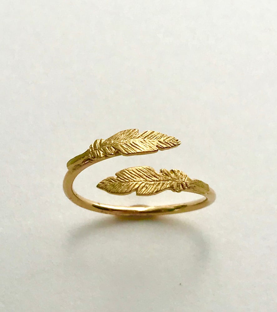 Image of 18K Gold Feather Ring