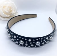 Image 1 of Black & pearl Baroque