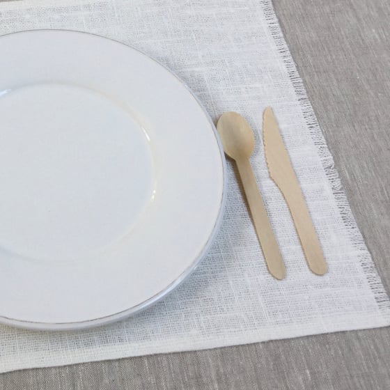 Image of Set de table Basic lin brut blanchi frangé côtés