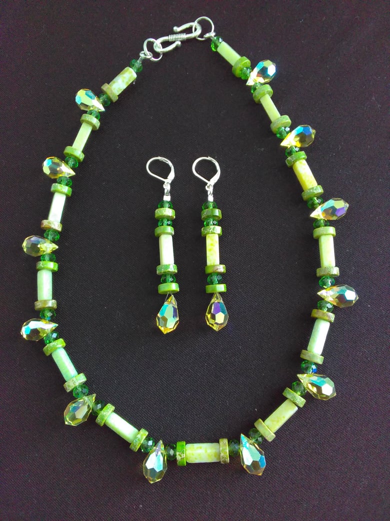 Image of GREEN JADE AND SWAROVSKI NECKLACE SET