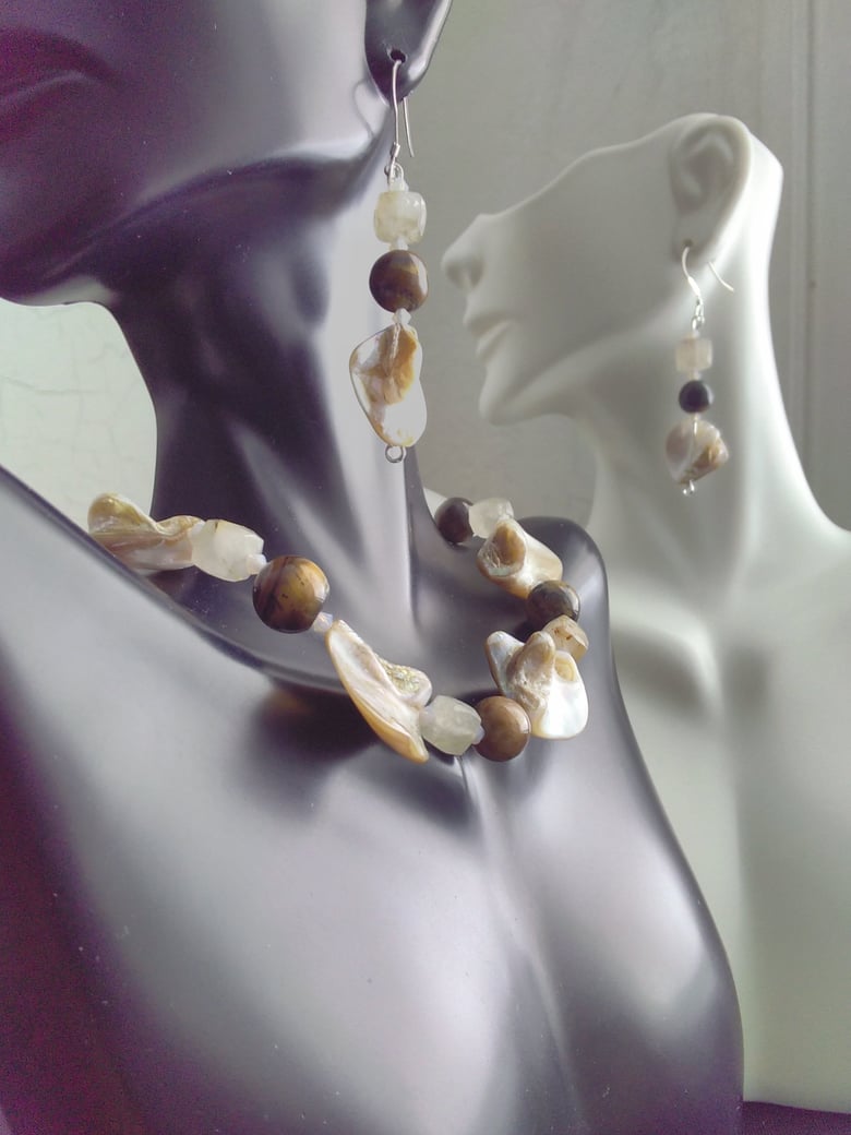 Image of BIWA PEARL AND TIGER EYE NECKLACE SET