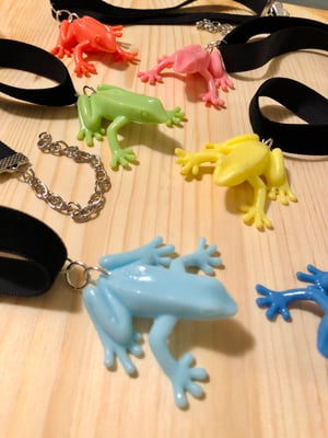 Frog Choker