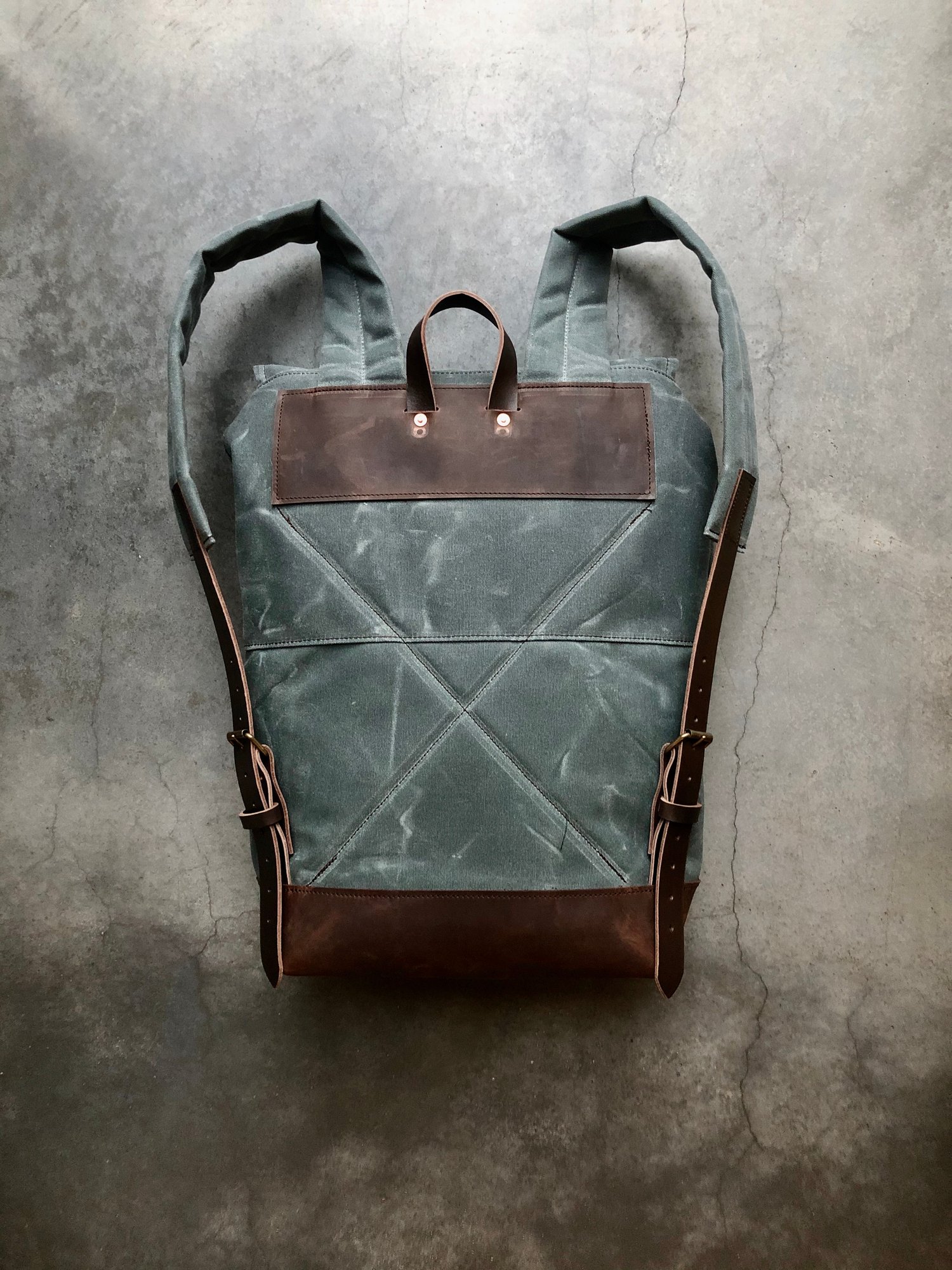 Image of Backpack in gray waxed canvas / rucksack with folded top and waxed canvas flap