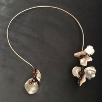 Image 2 of LUMINOUS neckpiece