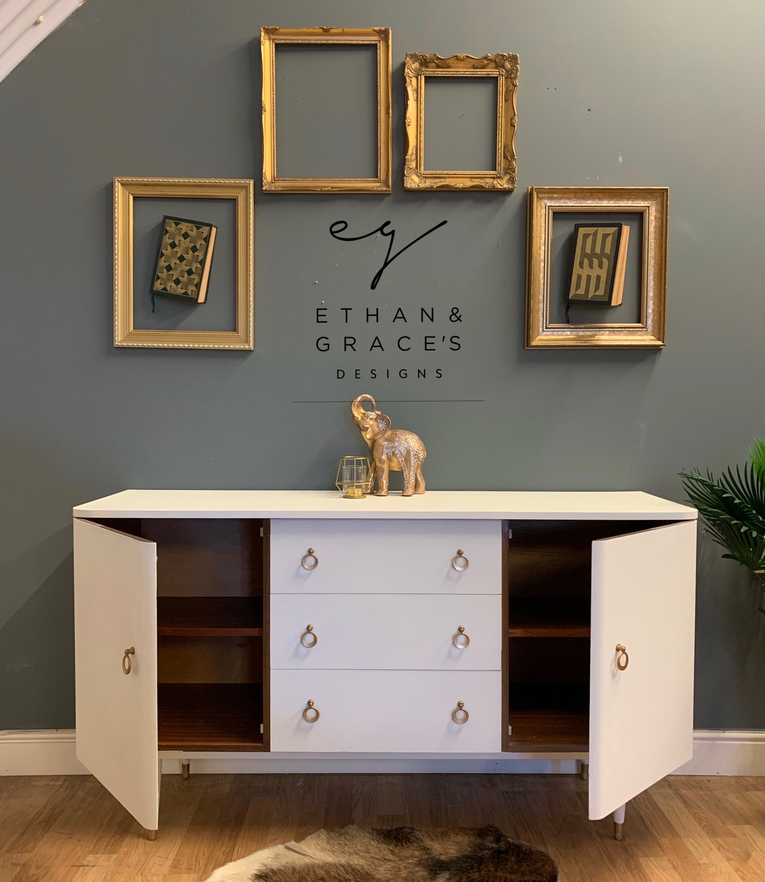 Image of Gold & white sideboard