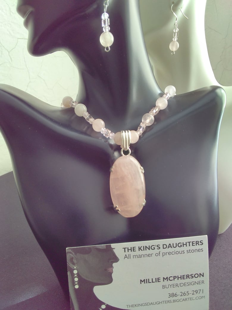 Image of OVAL PINK QUARTZ NECKLACE SET