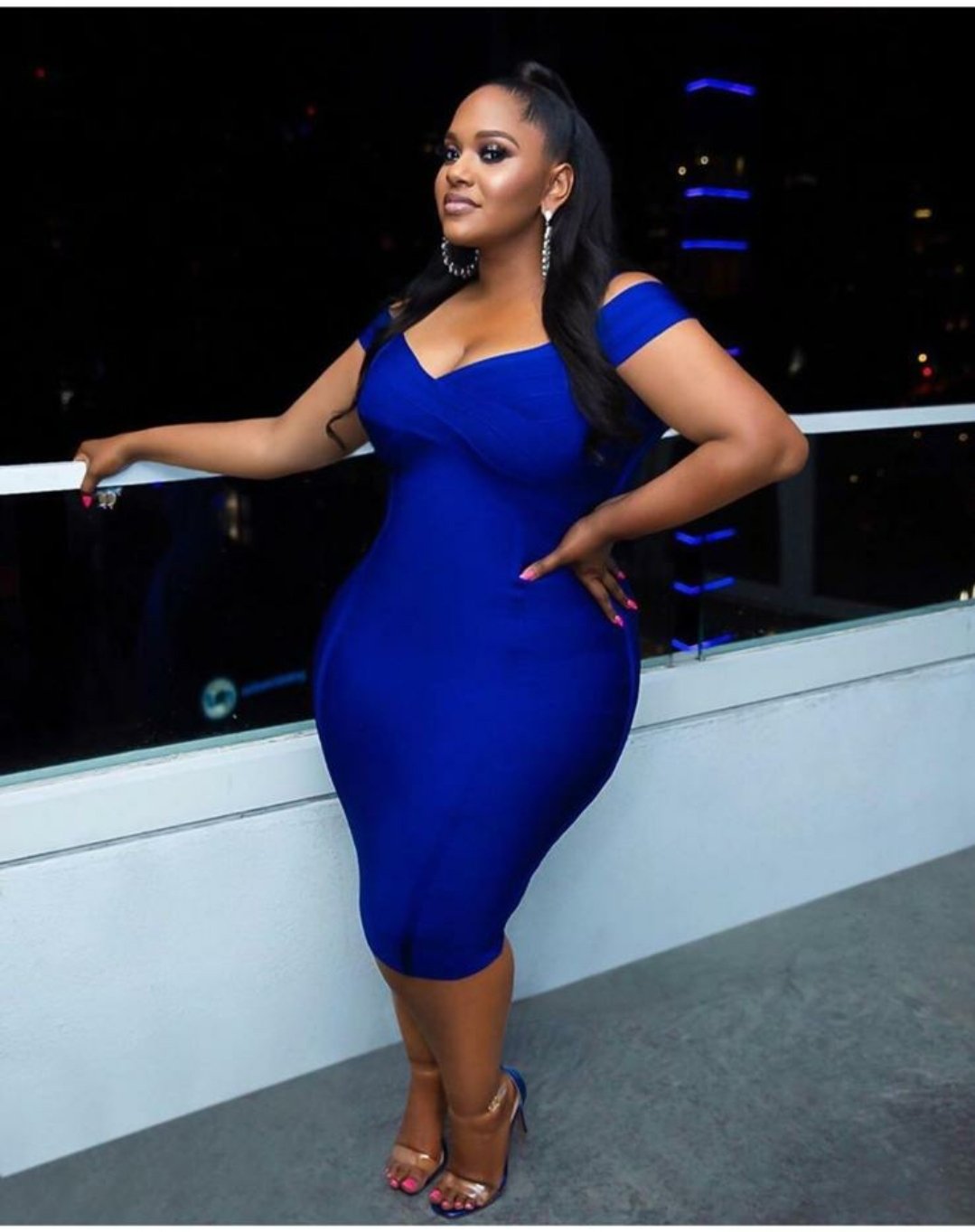 bandage dress curvy girl