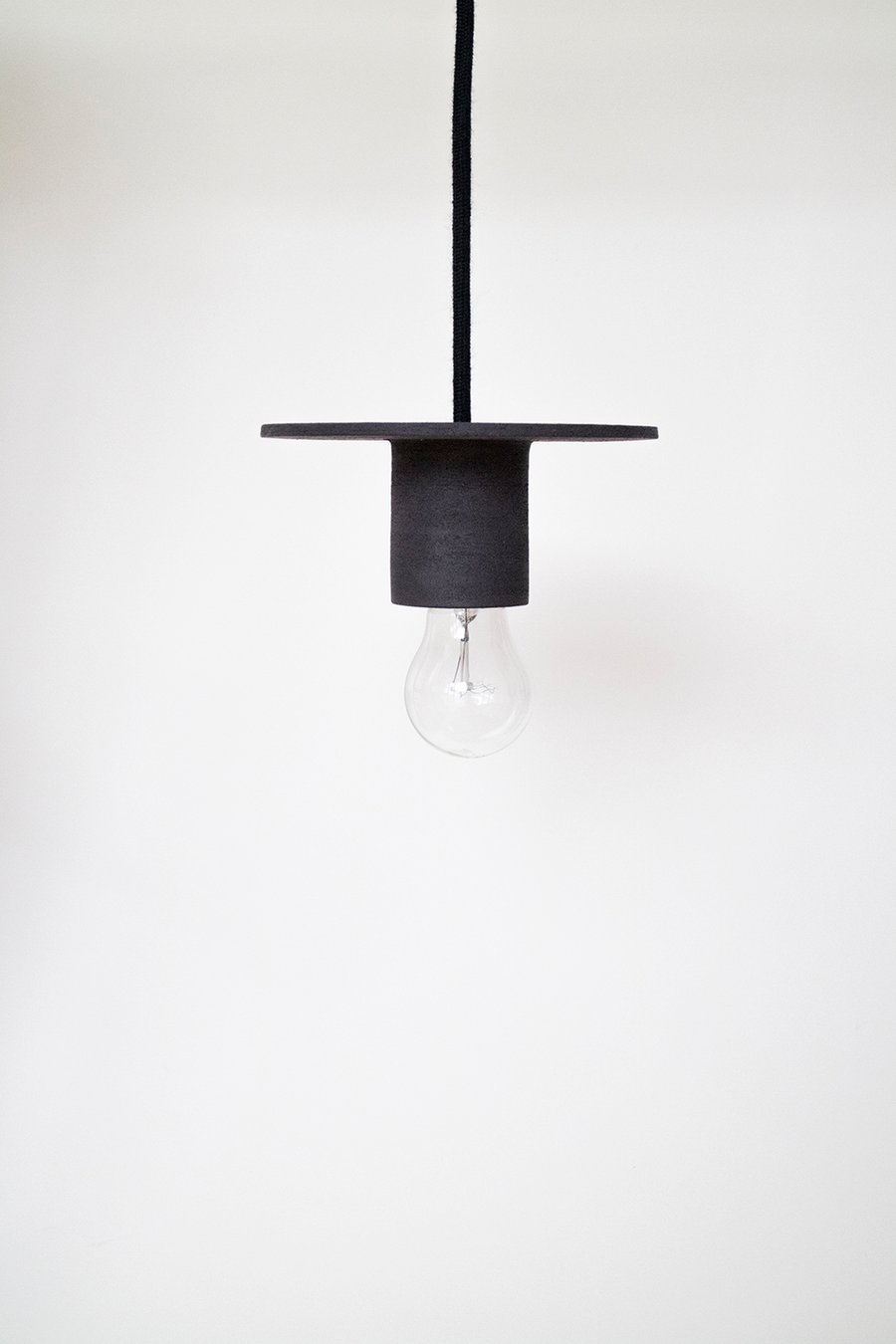 Image of pendant light 'b'