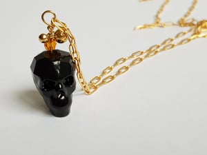 Image of Skull. Collar largo con calavera de Swarovski.