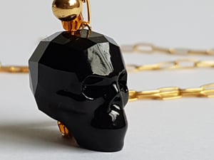 Image of Skull. Collar largo con calavera de Swarovski.