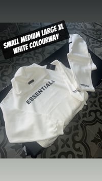Essentials White Design 2