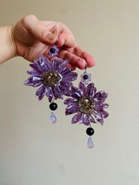 Image 5 of 💜🌼Beaded African Daisy Hoops🌼💜