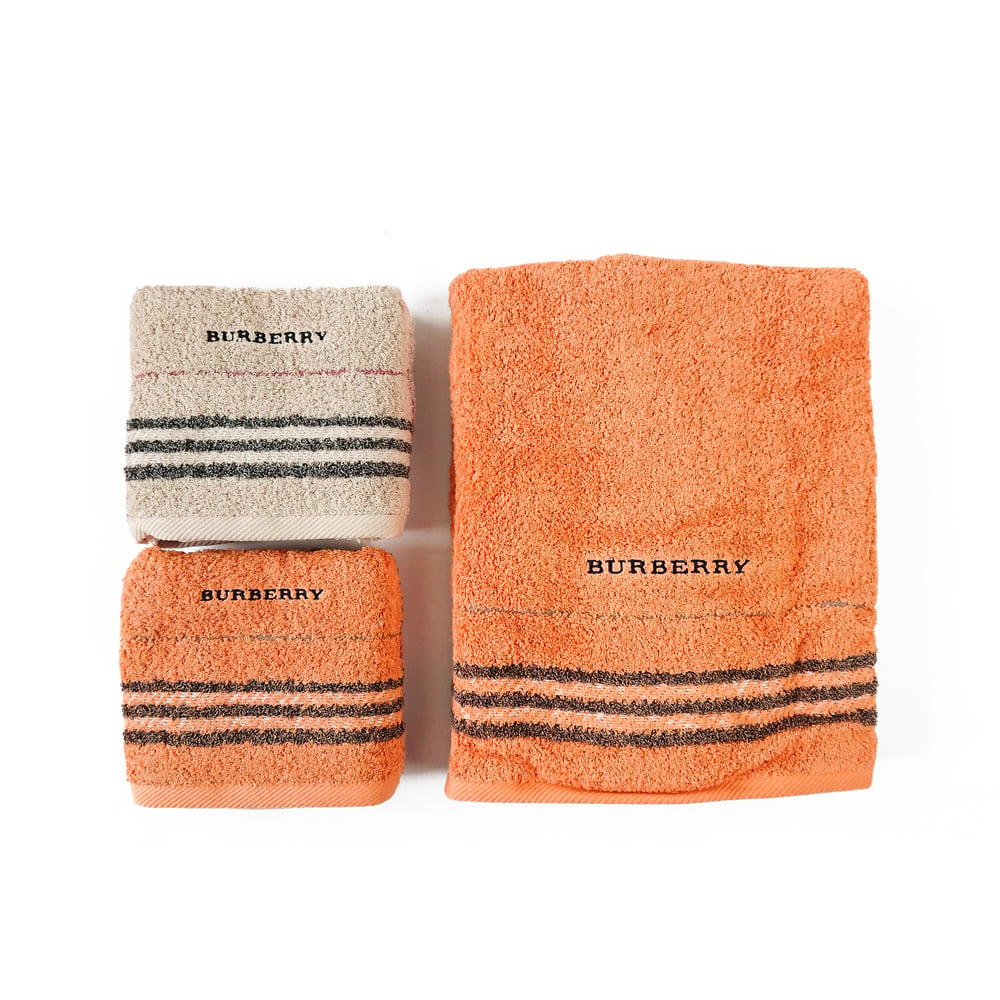 Image of Burberry London Towel Set