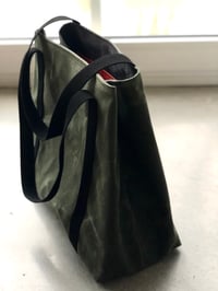 Image 3 of Large vegan tote bag in olive green waxed canvas with bottom in Piñatex™ bucket tote bag