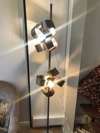 Image 2 of Lampadaire fleurs