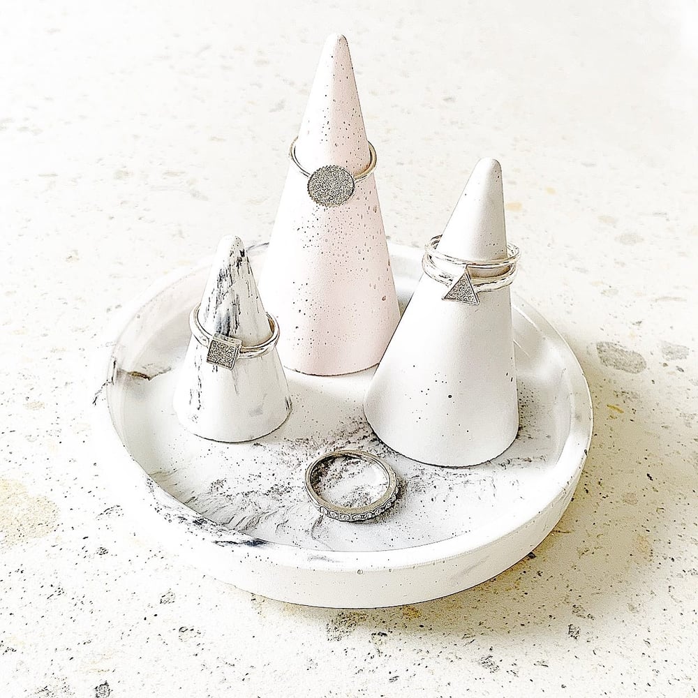 Image of ‘REMI’ Ring Cone & Tray Set 